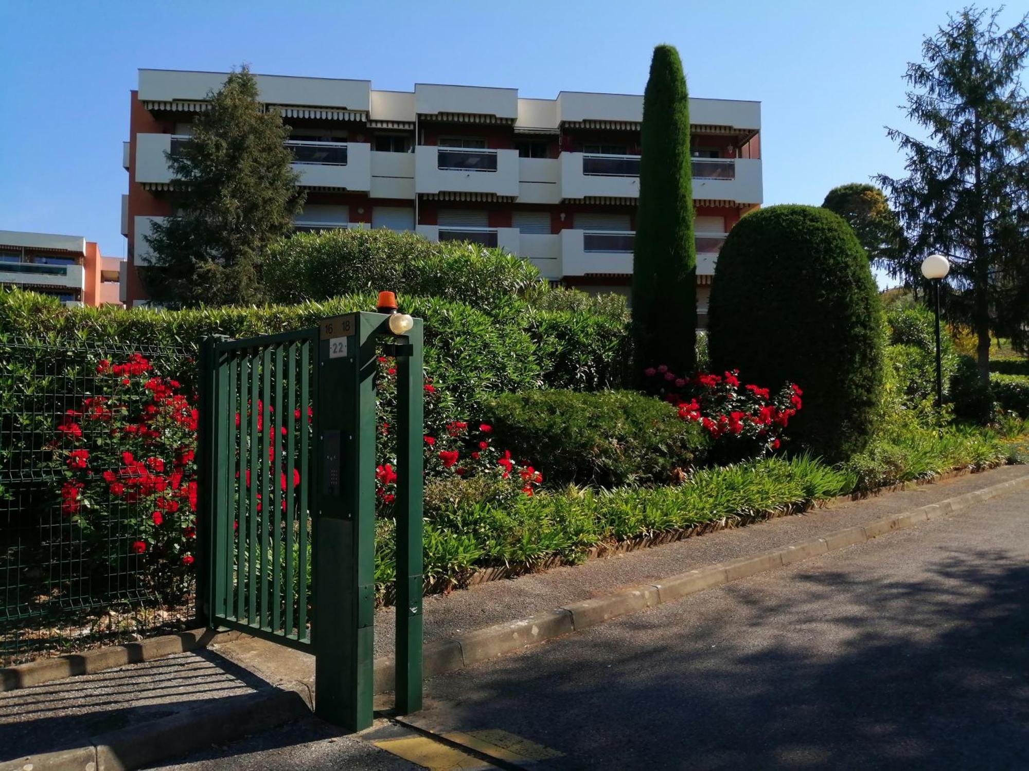 Studio - Juan Les Pins - Proximite Plages Antibes Exteriör bild